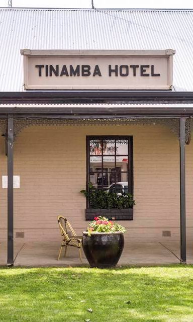73 Tinamba Hotel